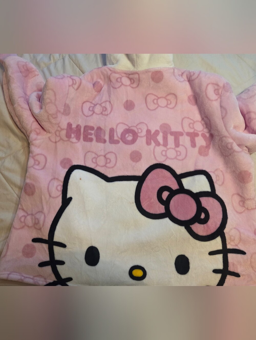 NWT- Hello Kitty Pink Fleece Throw Blanket - Cute Character Bedding